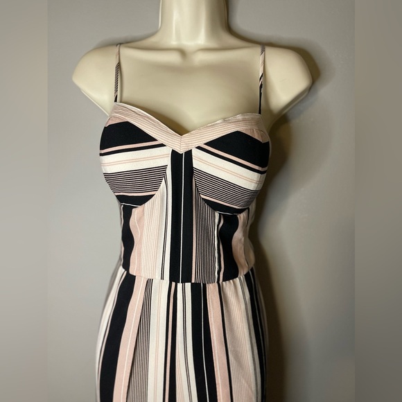 Black and pink flowy jumpsuit - Picture 2 of 5